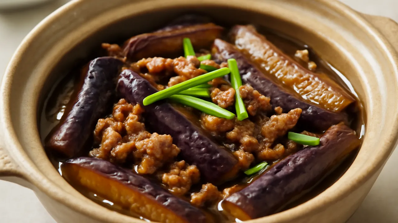 Cantonese Aubergine Claypot
